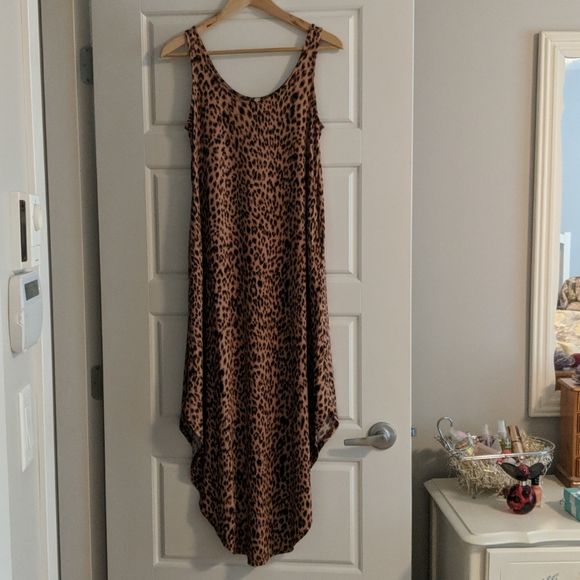 MTS Leopard dress with side slits - Picture 1 of 4